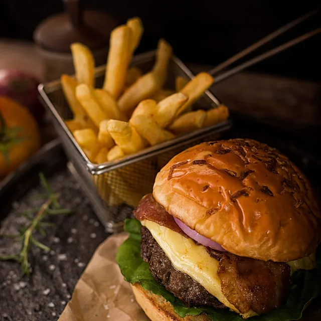 Hamburguesa con patatas